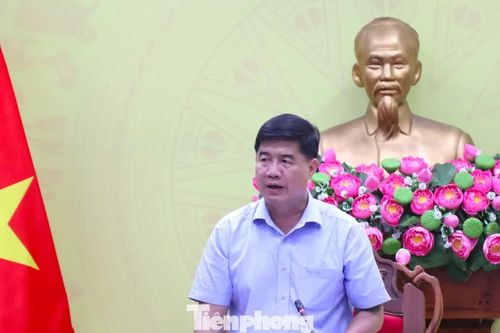Họp khẩn chống hạn: Phó Chủ tịch Đắk Lắk 'truy' sở, phê bình lãnh đạo xã