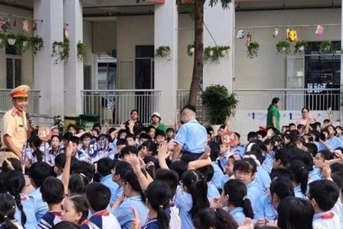 TP.HCM tăng cường giáo dục an toàn giao thông trong trường học