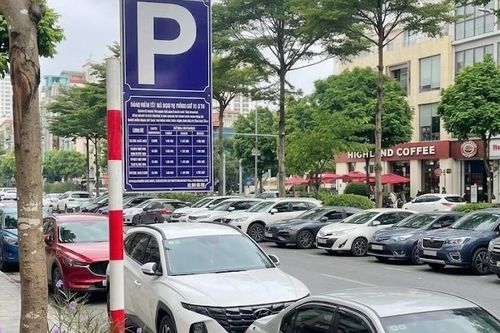 Chi phí 'nuôi' ô tô ngày càng đắt đỏ, chủ xe mất nửa triệu đồng gửi xe mỗi ngày