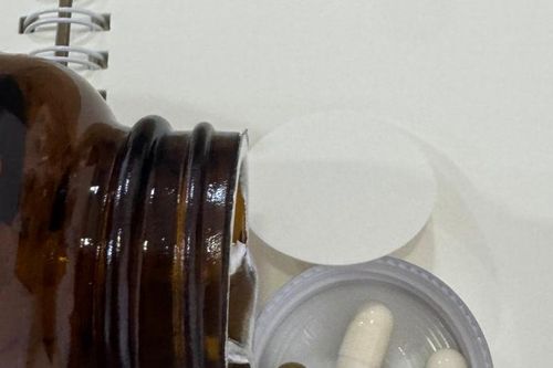 Người phụ nữ chi chục triệu đồng mua vi chất, càng uống càng lo