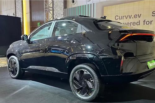 Xe điện Tata Curvv EV mới nhận đã lỗi cổng sạc, hãng và đại lý phải bồi thường cho khách