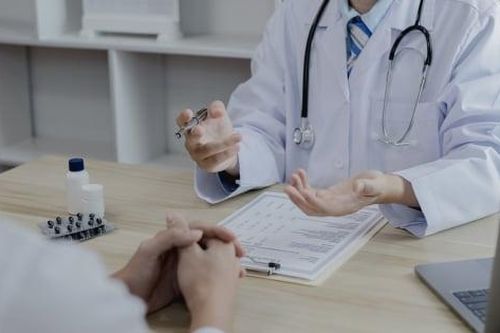 Sốt cao 40 độ C suốt 8 ngày, nam thanh niên phát hiện bị rò hậu môn phức tạp