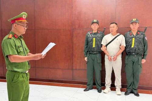Khởi tố, bắt tạm giam chồng cũ 'Hằng Du Mục' về tội 'Xâm phạm quyền sở hữu công nghiệp'