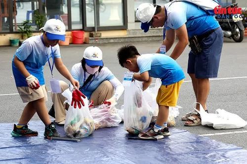 Hà Nội lần đầu biến nhặt rác, phân loại rác thành cuộc thi thể thao
