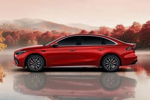 Xe sedan hạng D siêu tiết kiệm xăng, trang bị ấn tượng, giá chưa tới 500 triệu đồng