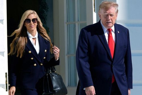 Vì sao Thư ký báo chí Nhà Trắng bị ông Trump cho thôi việc sau 5 ngày làm việc?