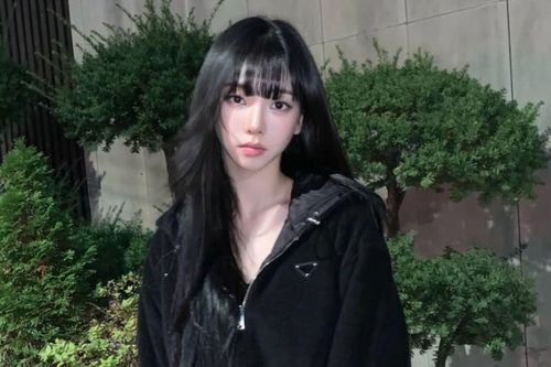 Karina (aespa) gây sốt với nhan sắc đẹp như búp bê