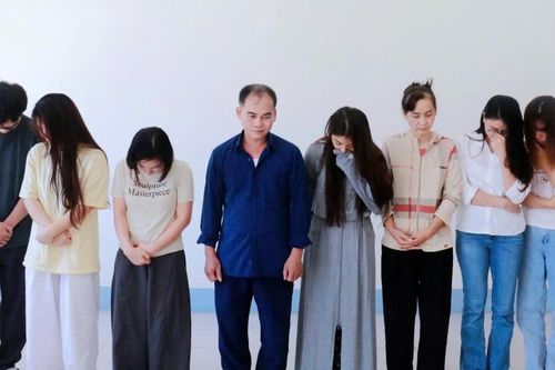 Phá đường dây làm thuốc giả quy mô lớn, khởi tố 10 bị can
