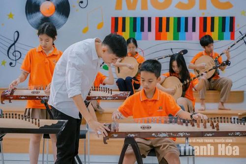 Đưa nhạc cụ truyền thống vào trường học