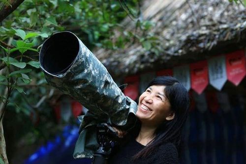 Những bóng hồng mê máy ảnh
