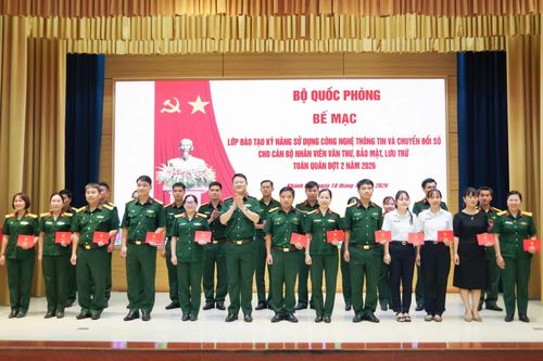 Bộ Quốc phòng bế mạc lớp đào tạo kỹ năng sử dụng công nghệ thông tin và chuyển đổi số