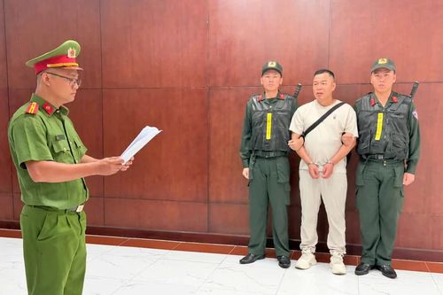 Khởi tố Tôn Bằng, chồng cũ TikToker Hằng Du Mục về tội xâm phạm quyền sở hữu công nghiệp