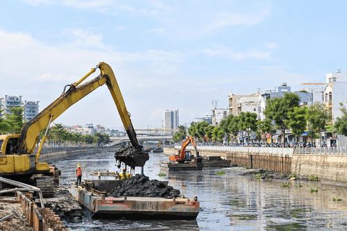 TP. Hồ Chí Minh: Không để vướng mắc kéo dài, đội vốn các dự án hạ tầng