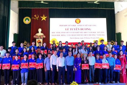 Hội Khuyến học Tuyên Quang tuyên dương, trao học bổng Tân Trào tiếp sức đến trường cho 110 em học sinh, sinh viên vượt khó