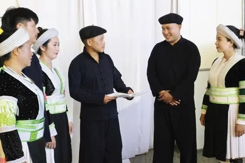 Bền bỉ đổi thay nếp nghĩ, cách làm, từng bước xóa bỏ hủ tục