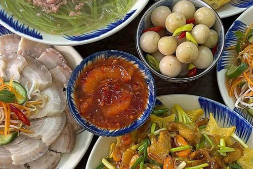 Mẹ đảm gợi ý 8 mâm cơm cho ngày 'bí' món