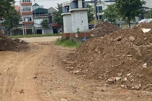 Gần 10.000 tấn rác xây dựng mỗi ngày, Hà Nội chạy đua bố trí điểm tiếp nhận và tái chế