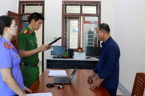 Triệt phá đường dây thuốc giả quy mô lớn
