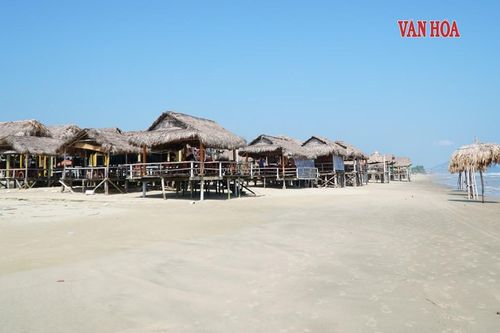 Huế: Tháo dỡ hàng quán lấn chiếm, trả lại không gian biển cho cộng đồng