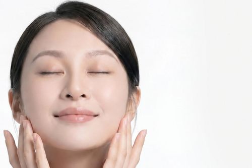 Khơi nguồn làn da rạng rỡ từ cơ chế sinh học: Sức mạnh đột phá từ Autophagy Melanin Brightening Serum