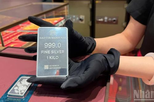 Sáng 19/10, giá bạc thế giới tiếp đà phục hồi