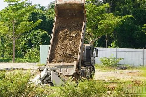 Đà Nẵng: Nhức nhối tình trạng đổ chất thải xây dựng trên địa bàn phường Bàn Thạch