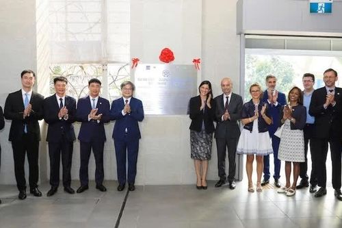 Gắn biển lưu niệm tuyến đường sắt đô thị số 3, Nhổn-ga Hà Nội