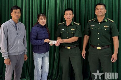 Thiếu tá Nguyễn Xuân Diện nhặt được 50 triệu đồng, trả lại người đánh rơi