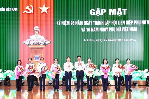 Phụ nữ Cảnh sát biển Việt Nam phát huy trí tuệ, bản lĩnh, khát vọng cống hiến