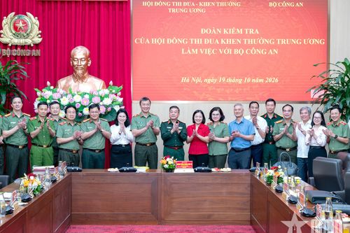 Đoàn kiểm tra của Hội đồng Thi đua - Khen thưởng Trung ương làm việc với Bộ Công an