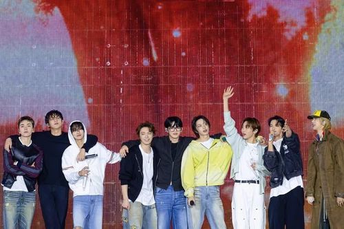 SEVENTEEN mới là 'ông hoàng của các chuyến lưu diễn châu Á'