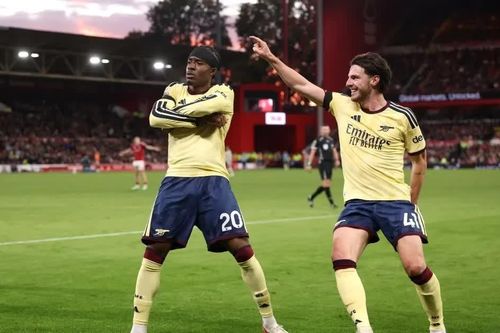 Arsenal thắng nhọc Nottingham Forest