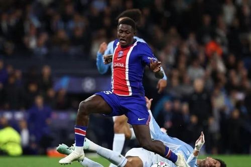 PSG mất chốt chặn quan trọng trước đại chiến Barcelona