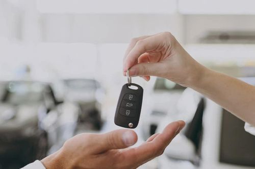 Vì sao chìa khóa ô tô đời mới có giá thay thế đắt đỏ?