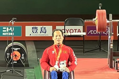 ASIAN Para Games 5: Lực sĩ Lê Văn Công giành huy chương bạc đầu tiên cho Đoàn Thể thao Người khuyết tật Việt Nam