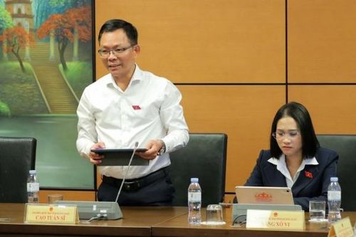 Đại biểu Quốc hội Cao Tuấn Sĩ đề xuất các giải pháp về an ninh năng lượng, dự trữ dầu thô