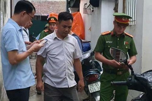 Từ vụ người phụ nữ ở Hà Nội kê giường chặn lối vào thửa đất: Xử lý tranh chấp đất đai, lối đi thế nào?