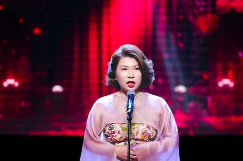 Tiết lộ về nữ Trung tá dạy Đại học Văn hóa Nghệ thuật Quân đội có chồng là ca sĩ