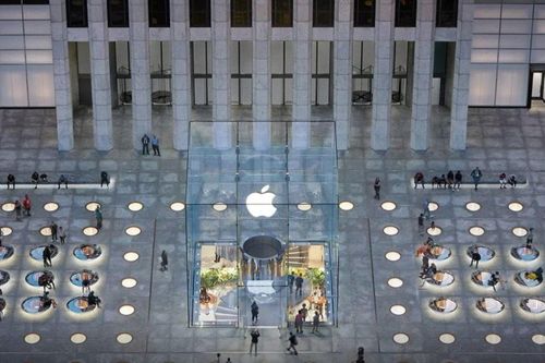 Apple Store đứng trước cảnh không có iPhone Duo để bán trong ngày mở bán?