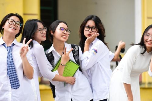 Lời chúc ngày 20/10 của thầy cô dành cho các học sinh nữ năm 2026