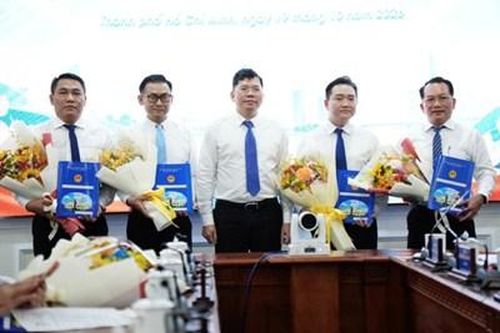 UBND TP Hồ Chí Minh bổ nhiệm, điều động lãnh đạo Sở Xây dựng và Sở Tư pháp