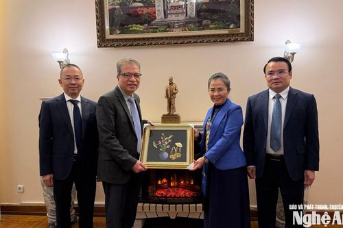 Đoàn công tác tỉnh Nghệ An thăm Đại sứ quán Việt Nam tại Liên bang Nga