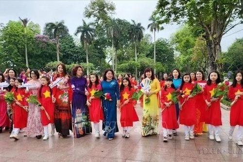 Phụ nữ Việt Nam: Phát huy truyền thống, khẳng định vị thế trong kỷ nguyên phát triển mới