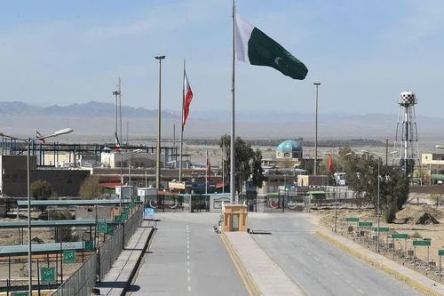 Vì sao Pakistan tạm thời đóng cửa các tuyến đường thương mại với Iran?