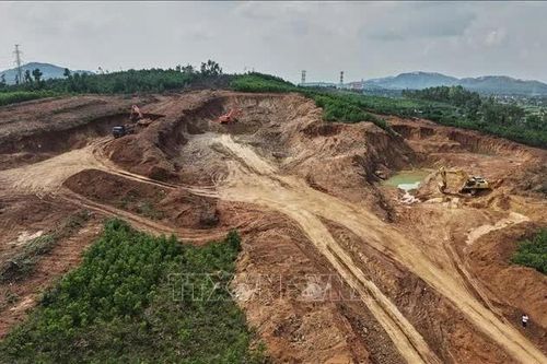 Nghệ An: Tháo gỡ vướng mắc, đẩy nhanh tiến độ cao tốc Vinh - Thanh Thủy