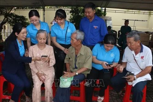 Tạo lập sổ sức khỏe điện tử cho người dân - Bài cuối: Đồng bộ giải pháp 'phủ sóng' Sổ sức khỏe điện tử