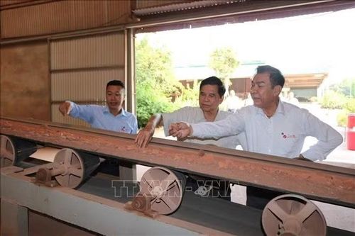 Người biến đất sét thành giá trị công nghệ