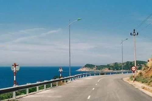 Nghệ An rà soát, tháo dỡ biển báo hạn chế tốc độ đường ven biển