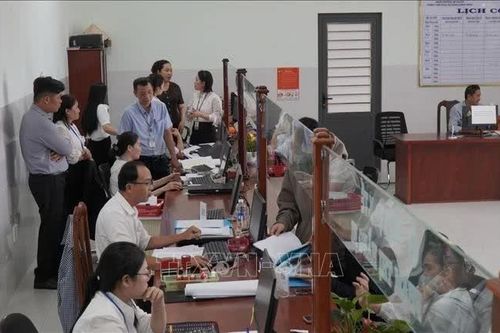 Đổi mới công tác quản lý, sử dụng và đãi ngộ cán bộ theo vị trí việc làm