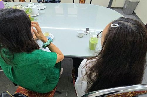 Bản án quyền nuôi con có hiệu lực 4 năm chưa được thi hành: Người mẹ vẫn mòn mỏi chờ đợi